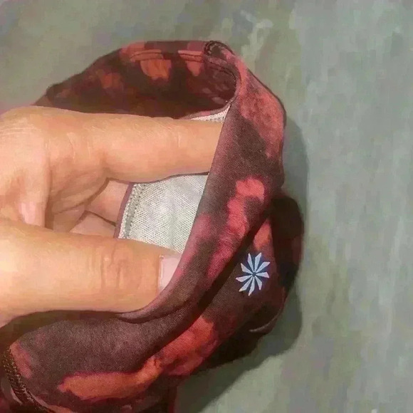 Athleta RAINIER PRINTED TIGHT size XS - Picture 13 of 13